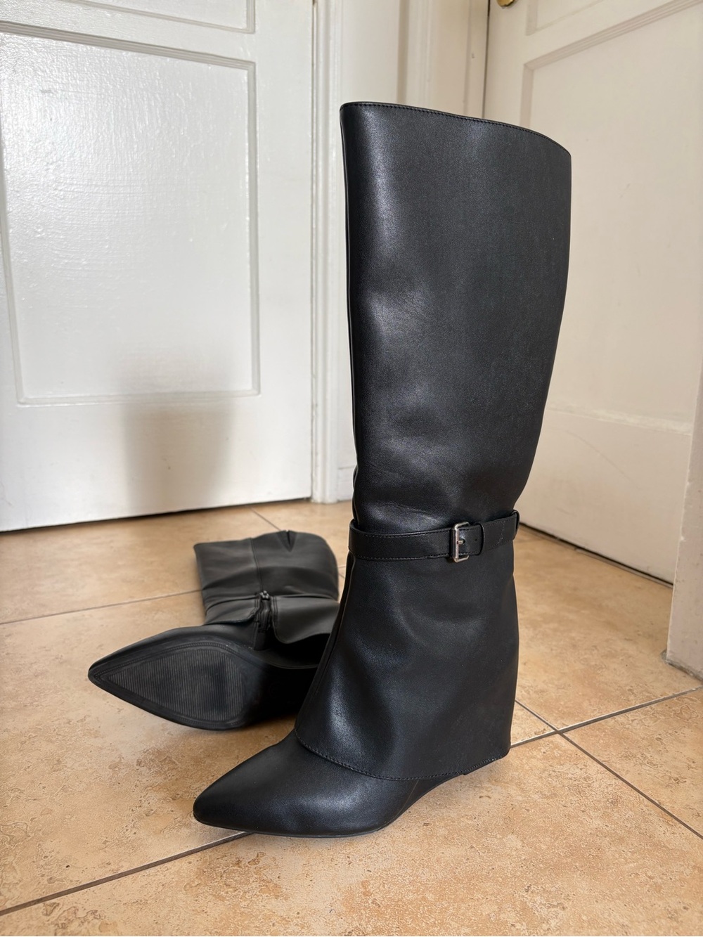 Women's Black Pointed-Toe Knee-High Wedge Boots